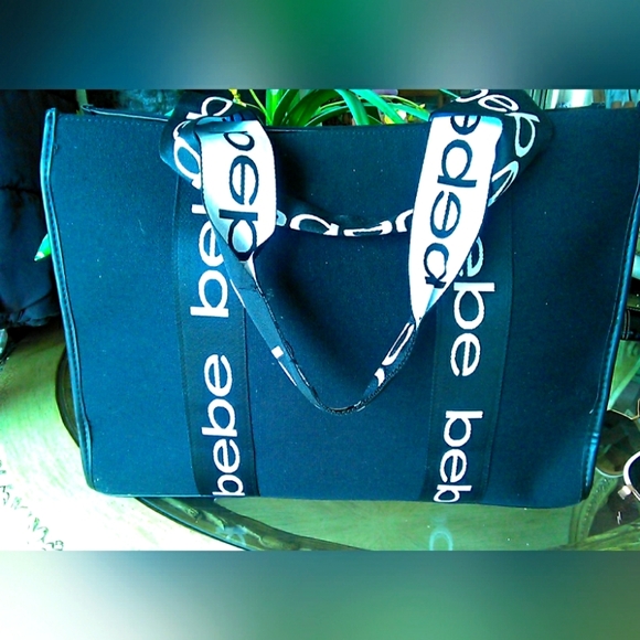BNWT LG. BEBE BAG BLACK & WHITE (TOTE SIZE) SIMPLY GORGEOUS - Picture 5 of 7